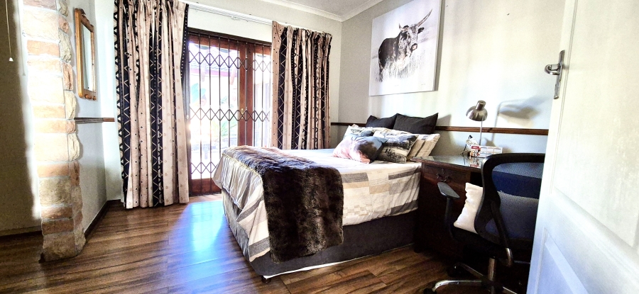 5 Bedroom Property for Sale in Flamingo Vlei Western Cape